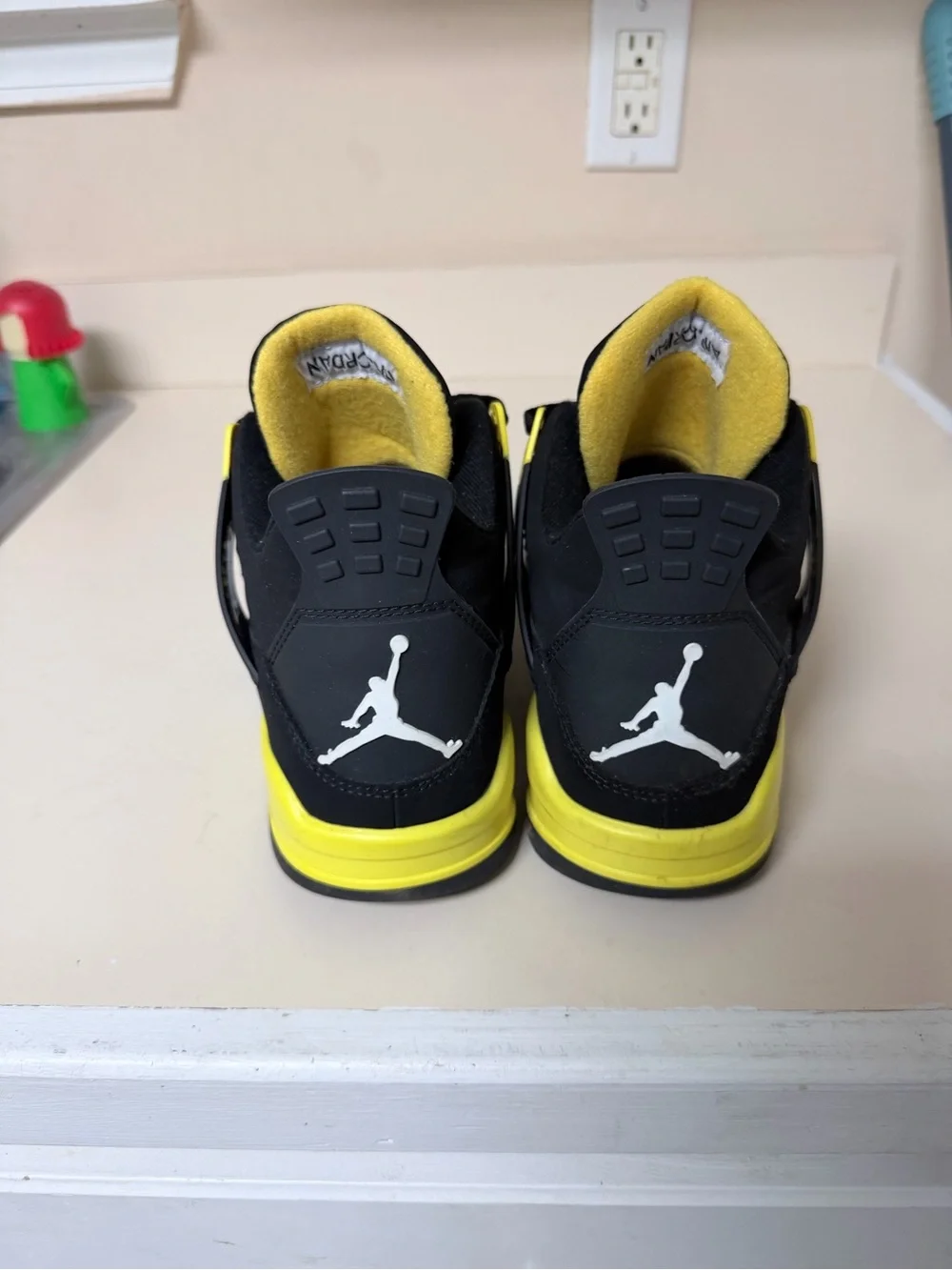 Jordan 4 Retro